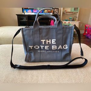 Marc Jacobs The Tote Bag Medium